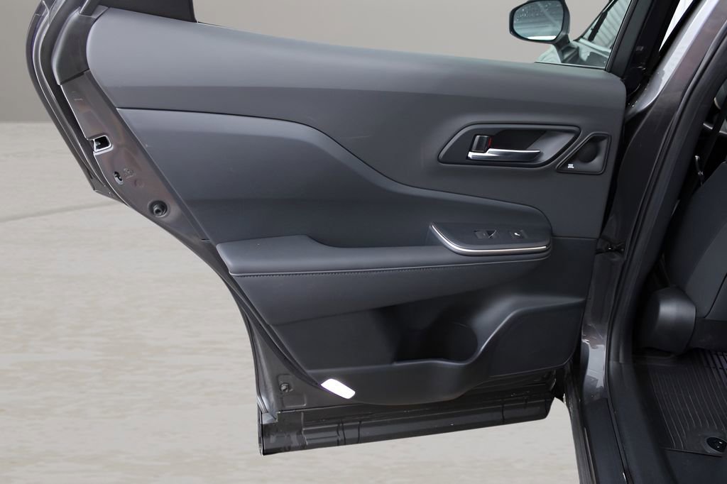 Used 2023 Toyota Crown Limited image 12