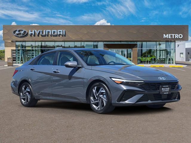 Used 2025 Hyundai Elantra Limited image 1