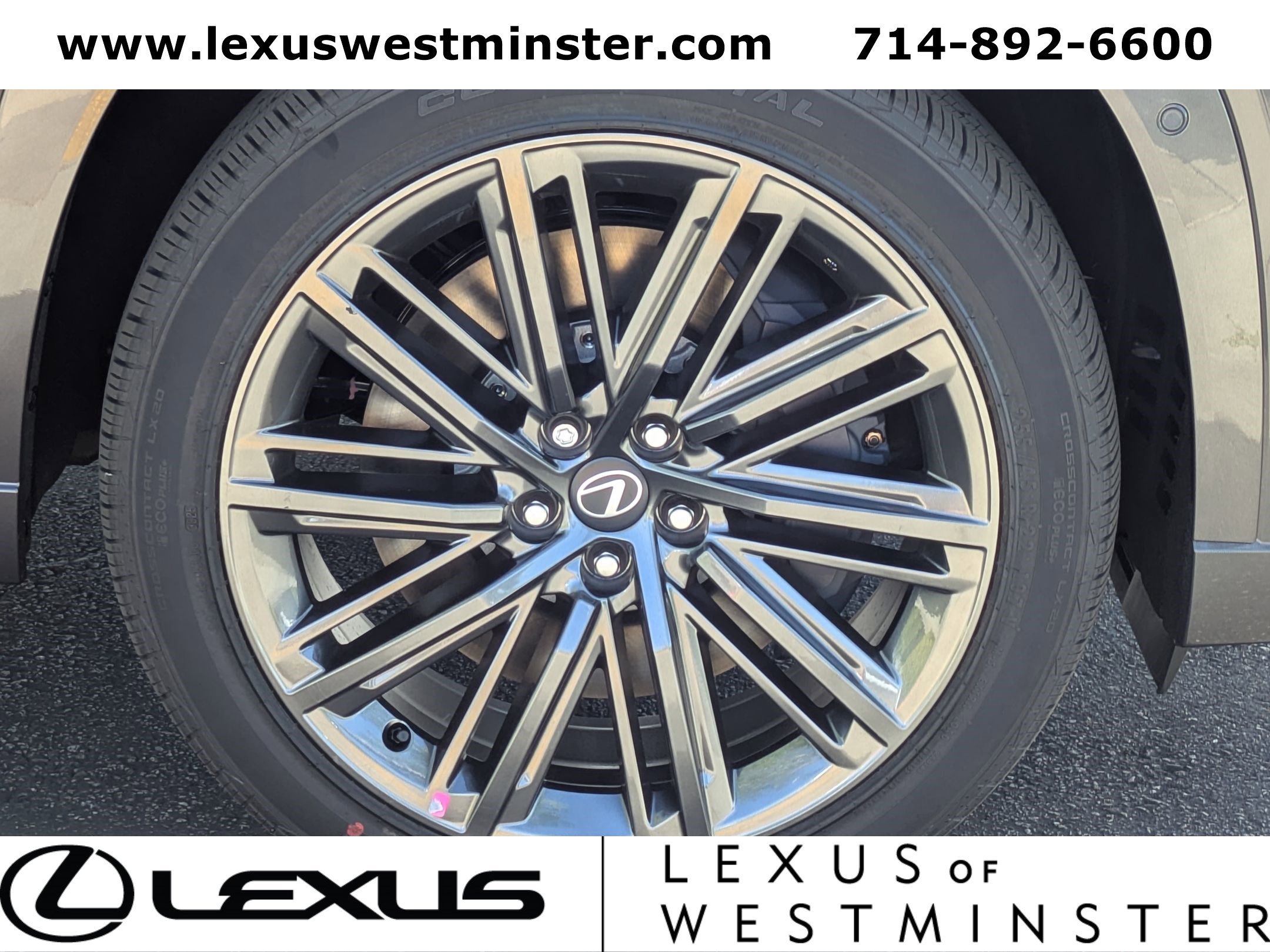 New 2026 Lexus TX 550h AWD Plug-In Hybrid image 2