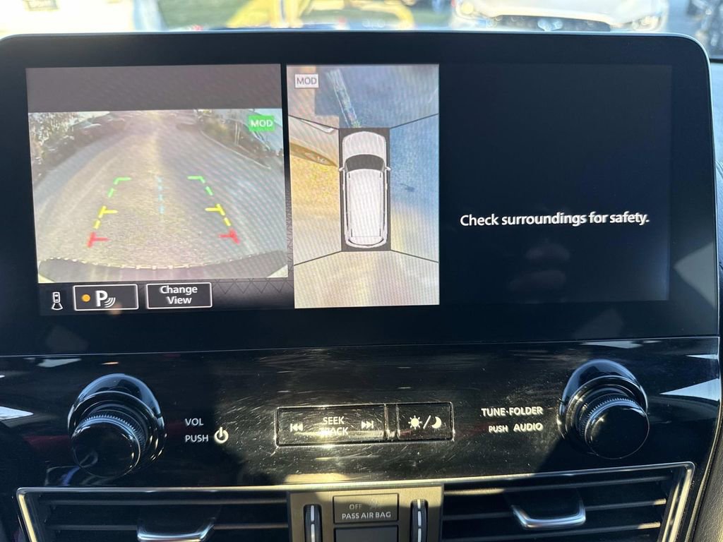 Used 2023 Nissan Armada SL w/ Captain's Chairs Package image 32