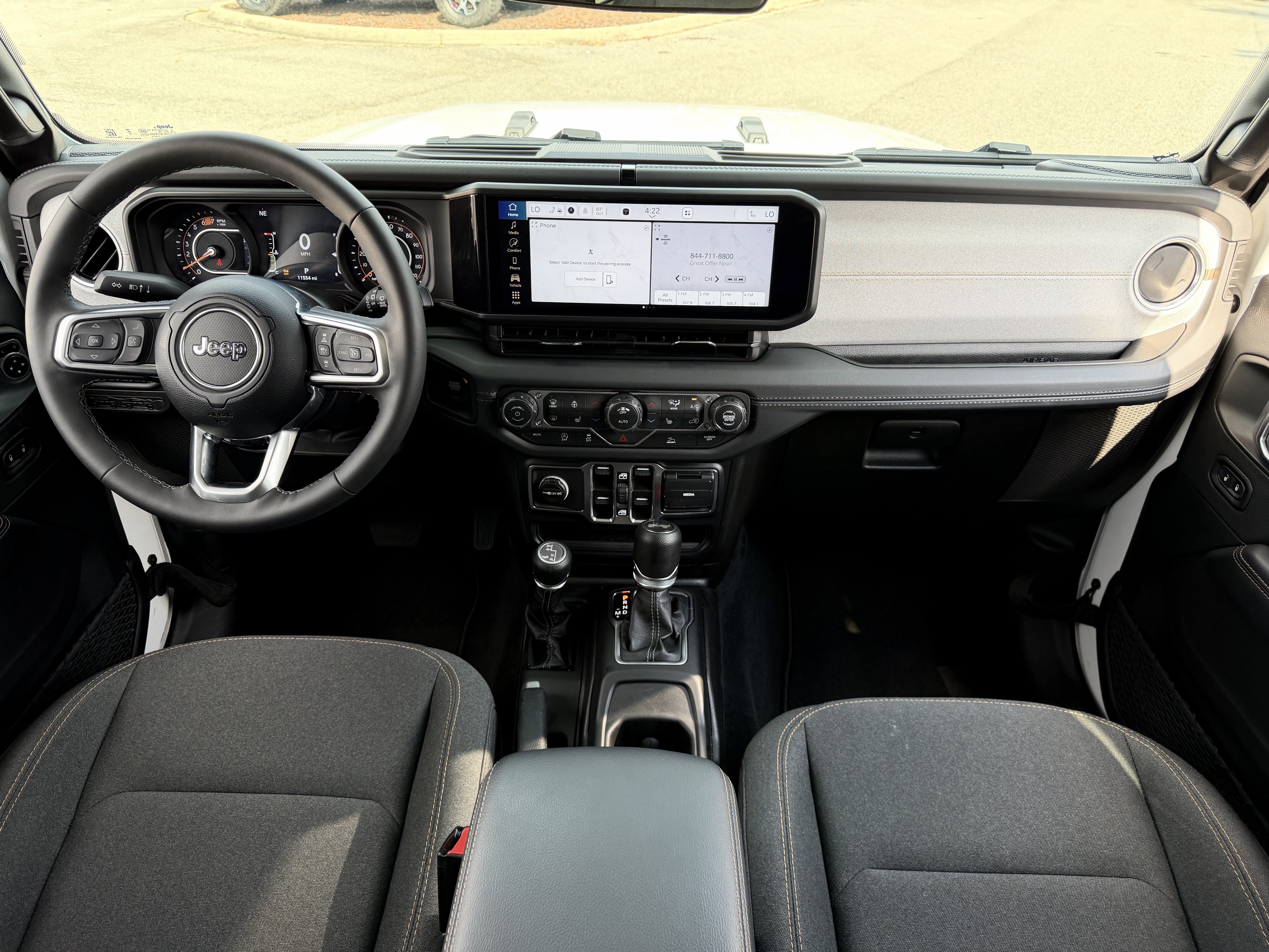 Used 2026 Jeep Wrangler Unlimited Sahara AWD/4WD image 30