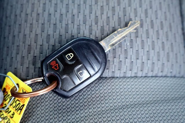 Used 2013 Ford F150 XLT w/ XLT Chrome Pkg image 35