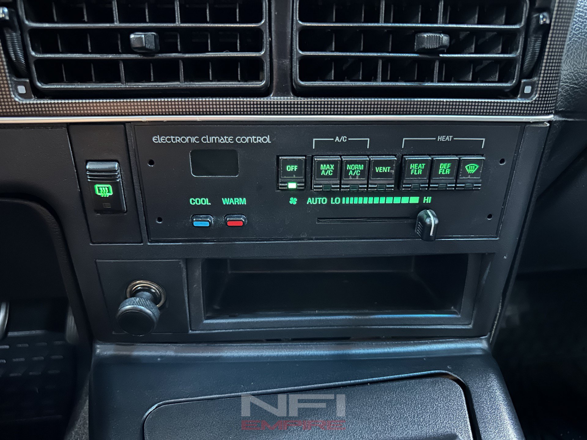 Used 1993 Ford Thunderbird Super RWD image 28