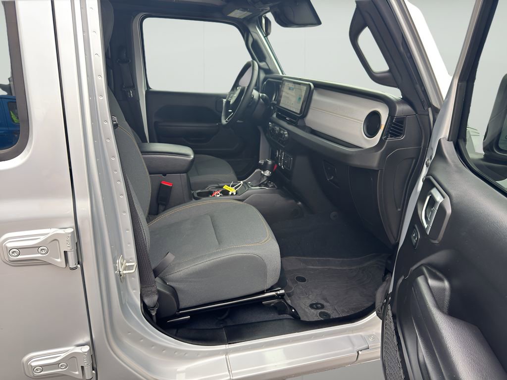 Used 2024 Jeep Wrangler Sport S AWD/4WD image 10