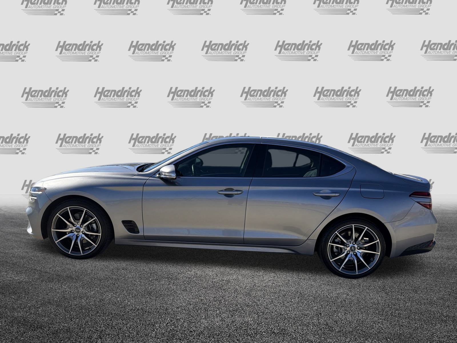 Used 2023 Genesis G70 2.0T image 7