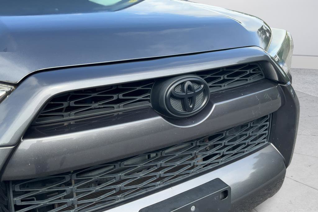 Used 2016 Toyota 4Runner SR5 AWD/4WD image 29