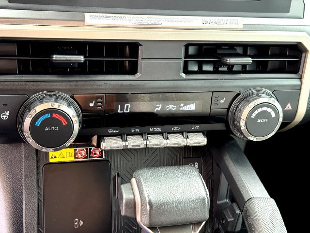 Used 2024 Toyota Tacoma SR5 AWD/4WD image 20