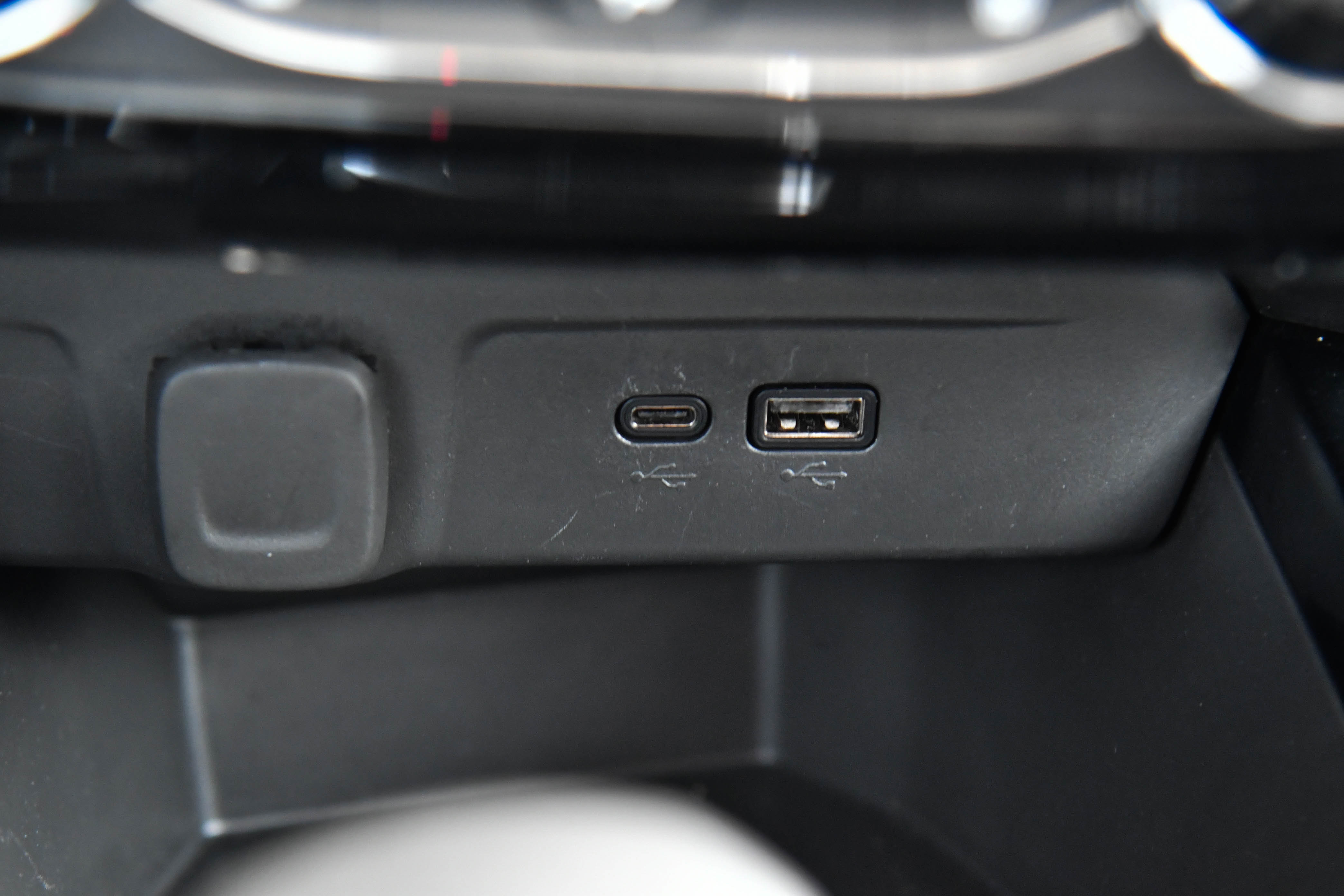 Used 2025 Chevrolet Trax LT w/ LT Convenience Package image 25