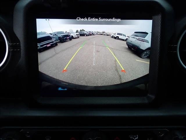 Used 2023 Jeep Wrangler Unlimited Sahara AWD/4WD image 15
