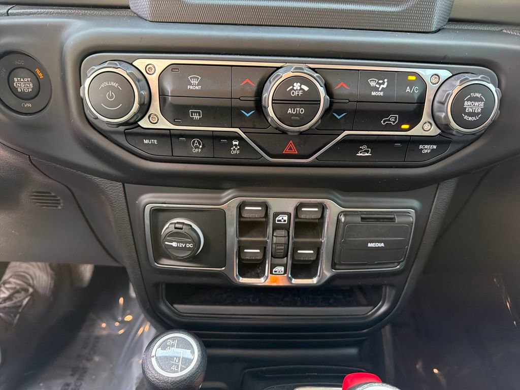 Used 2022 Jeep Gladiator Willys image 28