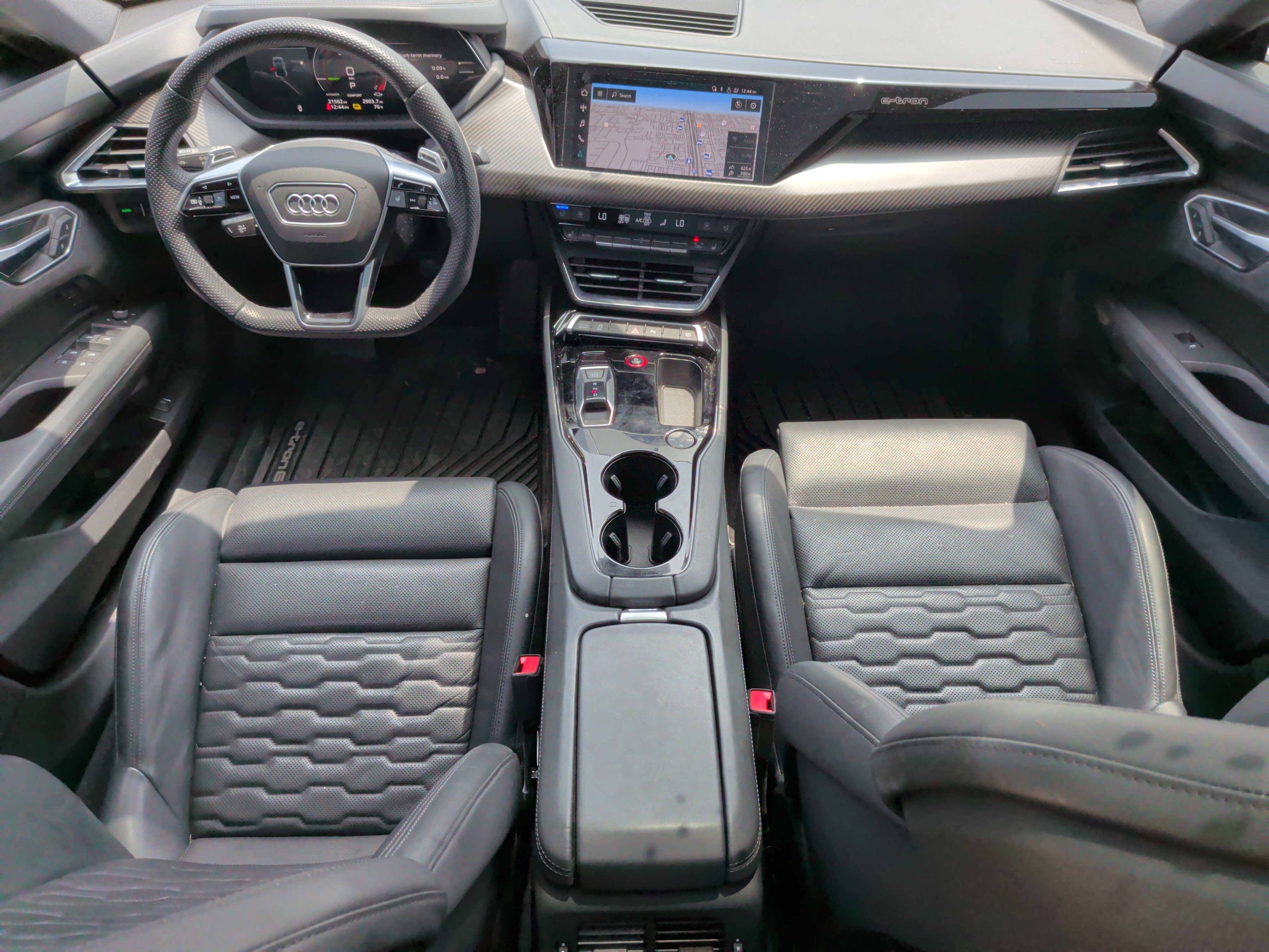 Certified 2023 Audi e-tron GT Premium Plus w/ Performance Package AWD/4WD image 29