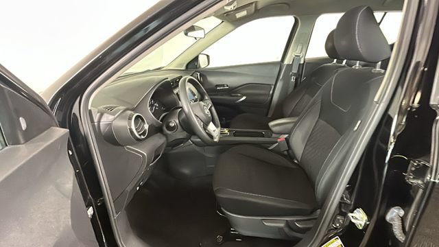 Used 2023 Nissan Kicks SV FWD image 11