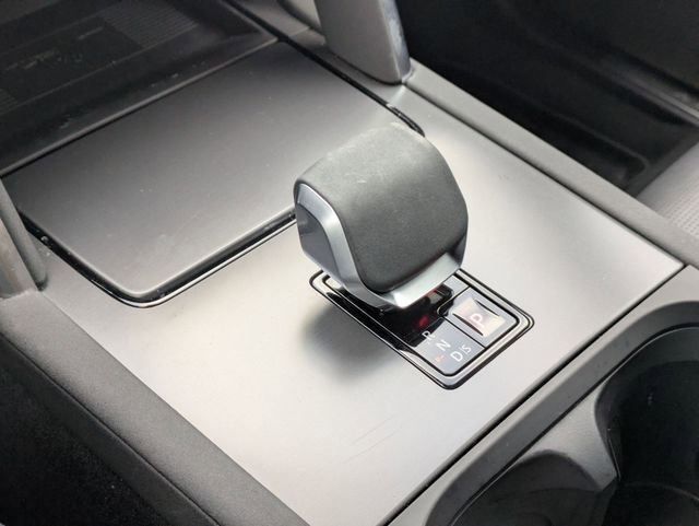 Certified 2025 Land Rover Discovery Sport Dynamic SE image 9