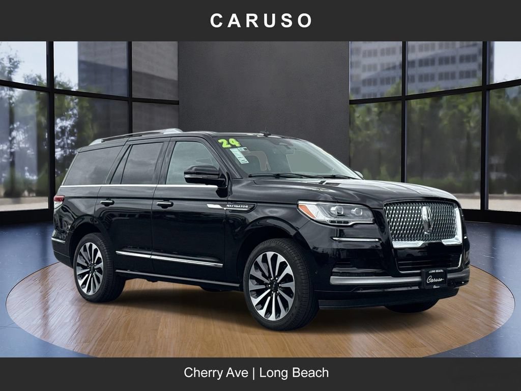 Used 2024 Lincoln Navigator Reserve AWD/4WD image 1