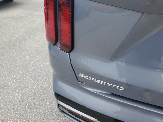 Certified 2023 Kia Sorento EX FWD image 8