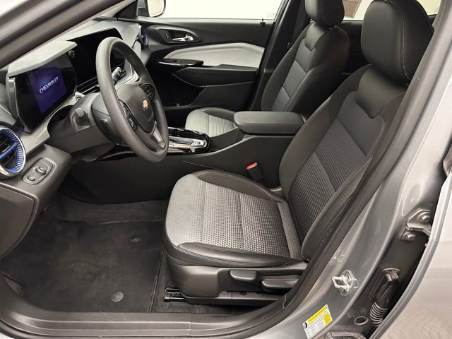 Used 2025 Chevrolet Trax LT image 16