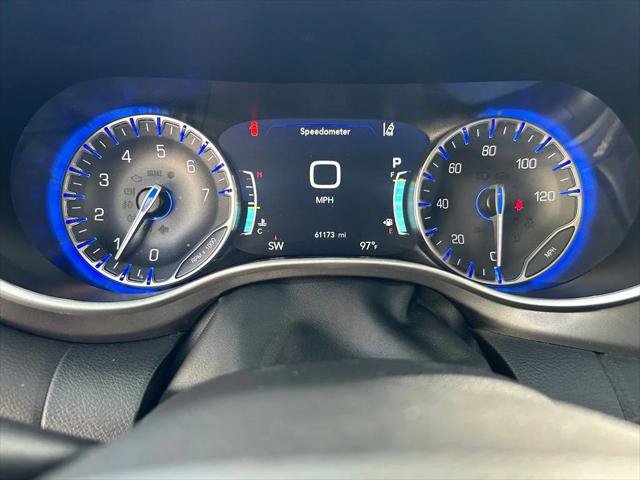Certified 2024 Chrysler Pacifica Touring-L FWD image 19