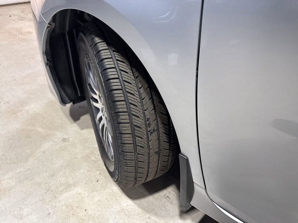 Used 2018 Toyota Sienna XLE Premium w/ Carpet Mat Package image 3