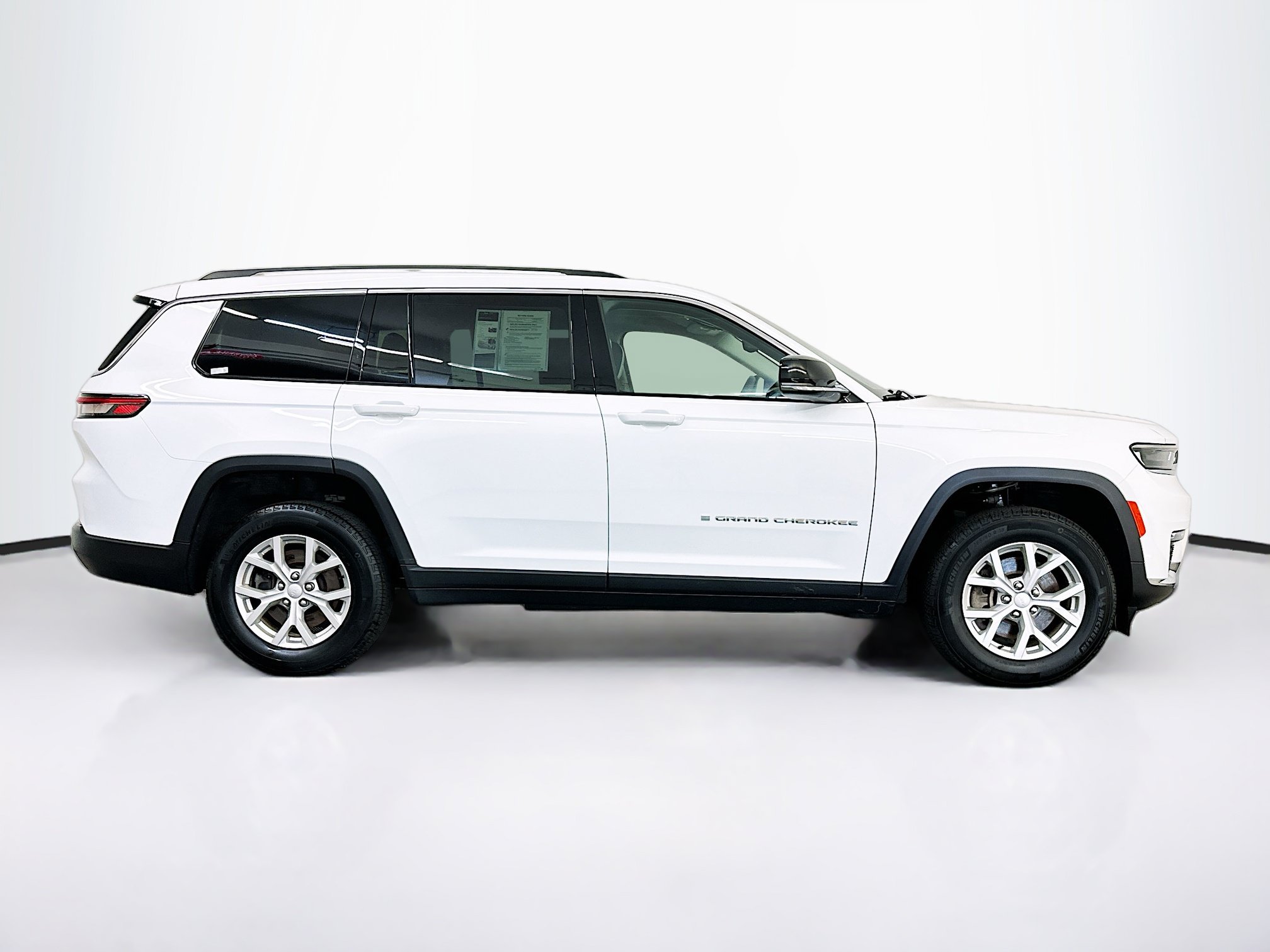 Used 2023 Jeep Grand Cherokee L Limited AWD/4WD image 10