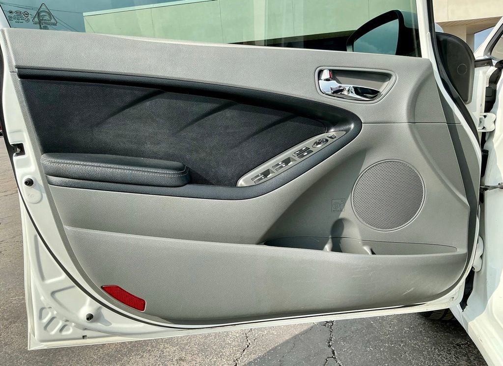 Used 2017 Kia Forte EX image 38