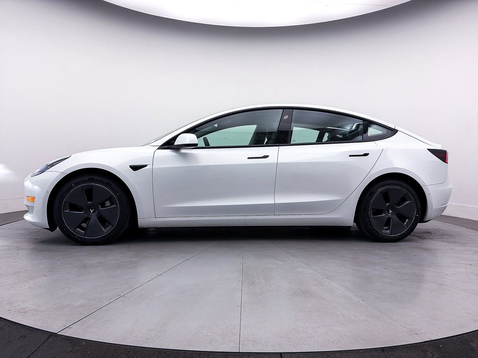 Used 2021 Tesla Model 3 Standard Range Plus image 33