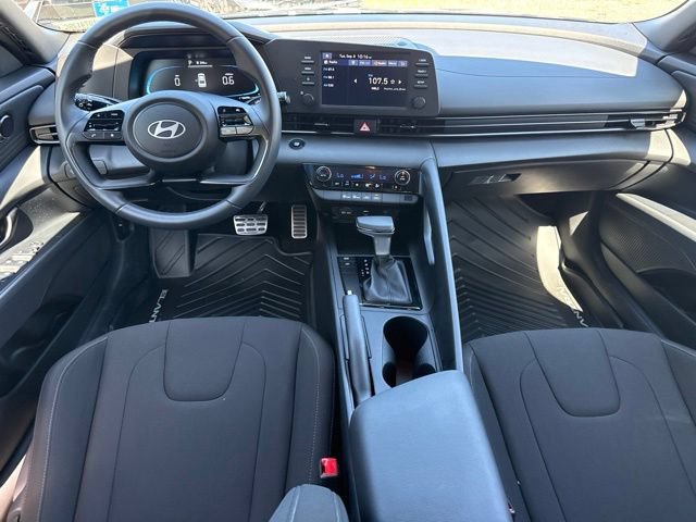 Used 2026 Hyundai Elantra Sport FWD image 4