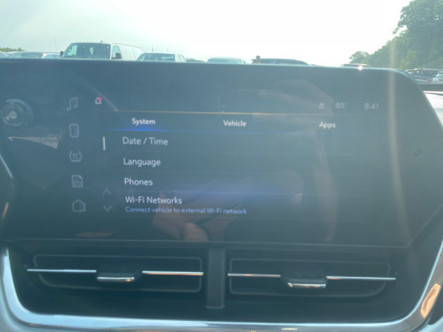 Used 2025 Chevrolet Trax LT w/ LT Convenience Package FWD image 32