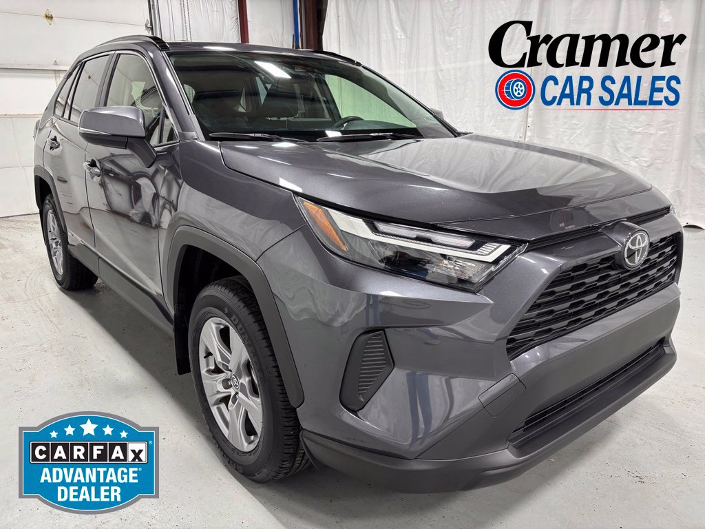 Used 2025 Toyota RAV4 XLE AWD/4WD image 1
