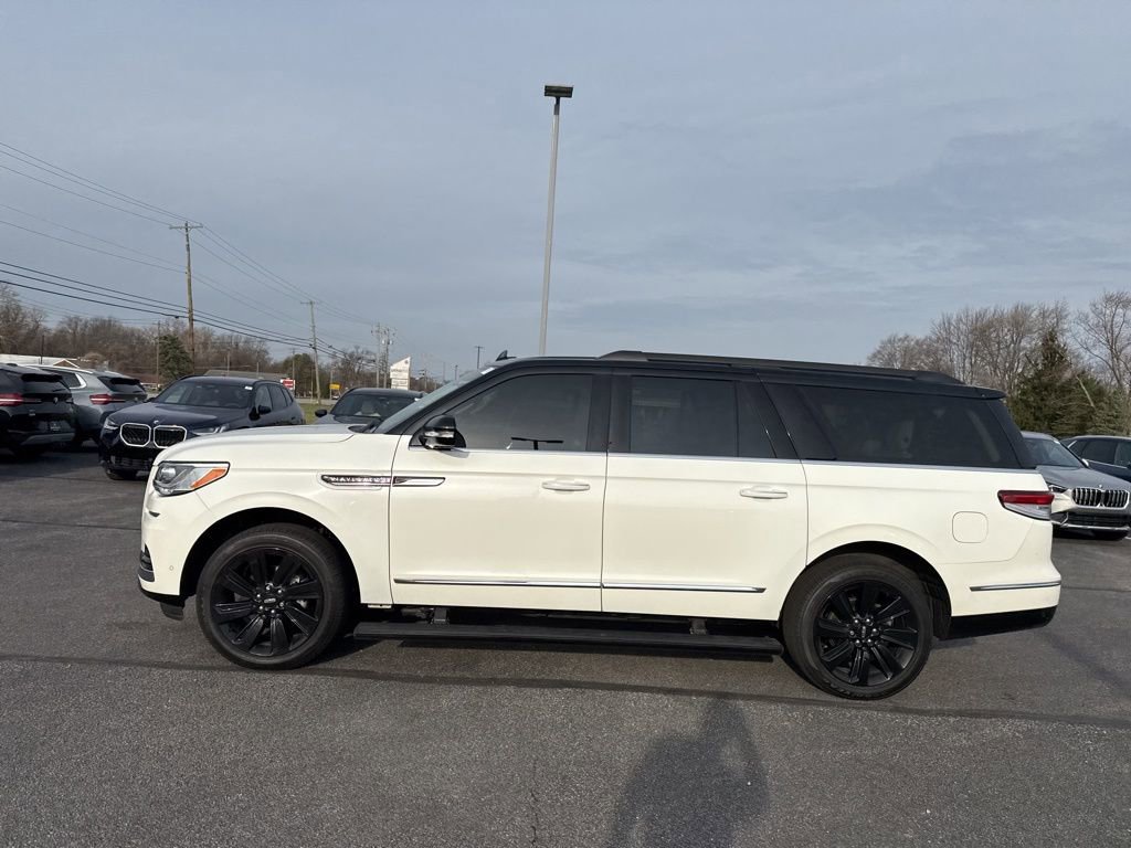 Used 2023 Lincoln Navigator L Black Label image 4