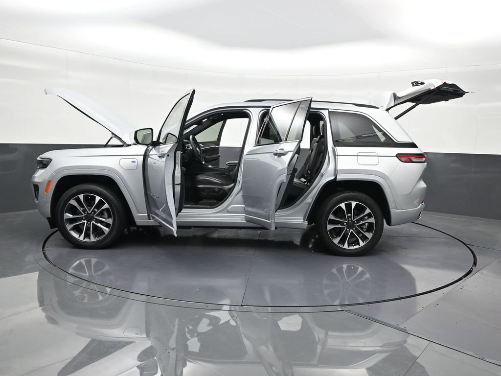 Used 2022 Jeep Grand Cherokee Overland AWD/4WD image 33