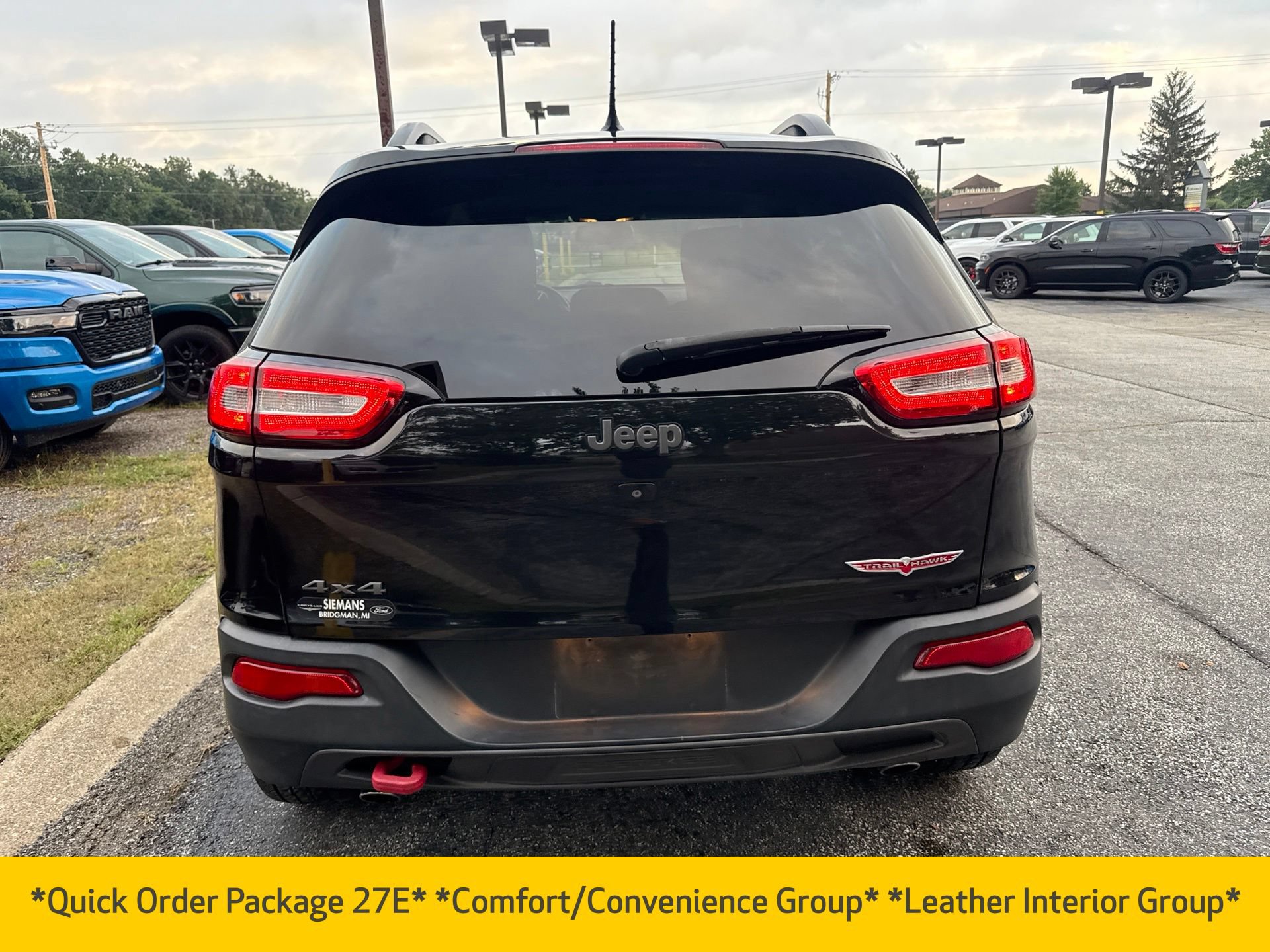 Used 2014 Jeep Cherokee Trailhawk w/ Comfort/Convenience Group AWD/4WD image 11