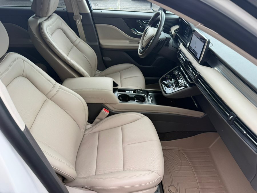 Used 2020 Lincoln Corsair AWD w/ Premium Package image 30