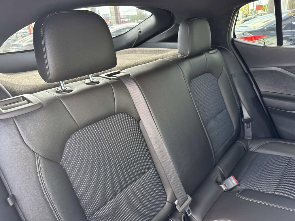 Certified 2025 Buick Envista Sport Touring FWD image 9