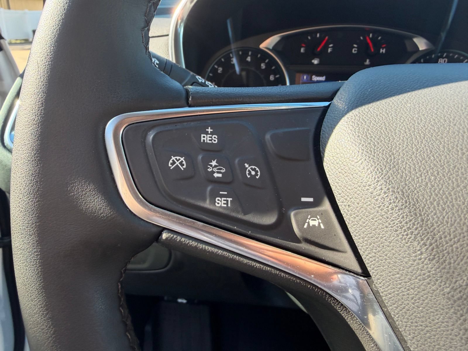 Used 2024 Chevrolet Equinox LT w/ LPO, Floor Liner Package FWD image 23