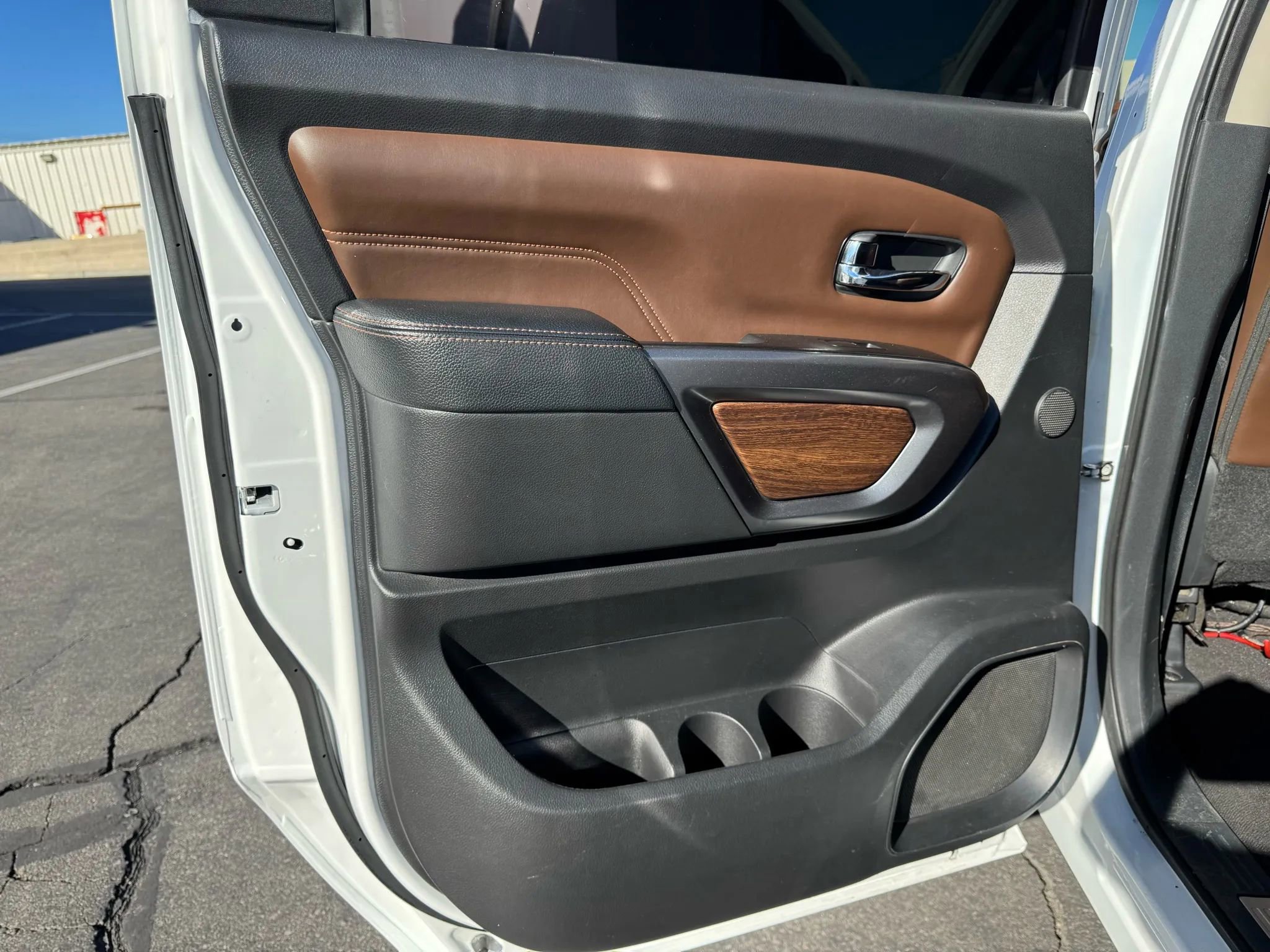 Used 2017 Nissan Titan Platinum Reserve image 15