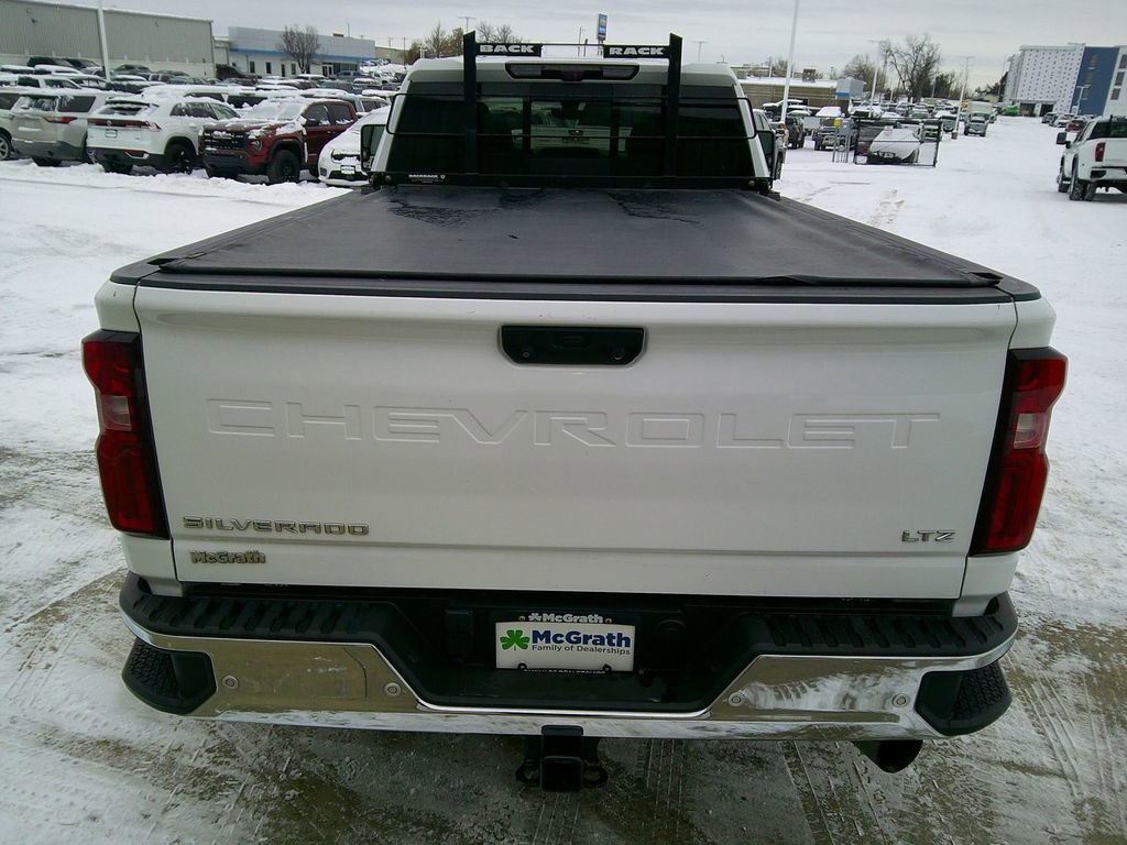 Used 2023 Chevrolet Silverado 3500 LTZ w/ LTZ Convenience Package image 7