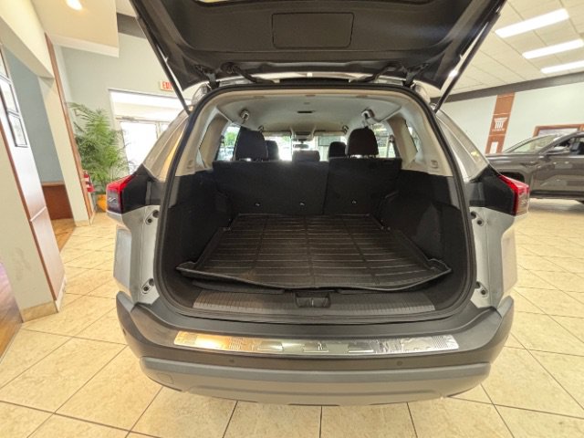 Used 2022 Nissan Rogue SV AWD/4WD image 7
