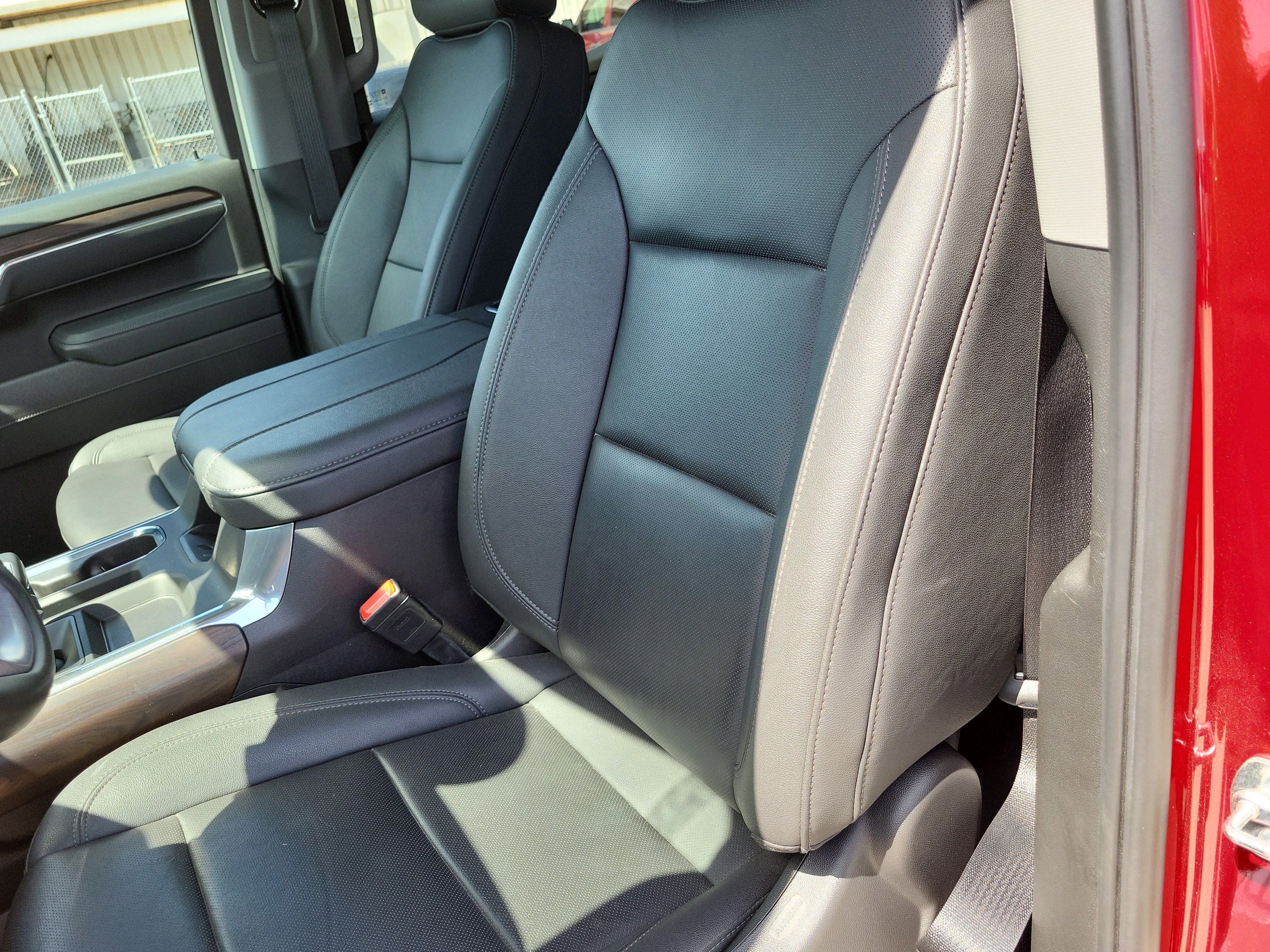 Used 2025 GMC Sierra 1500 SLT image 15