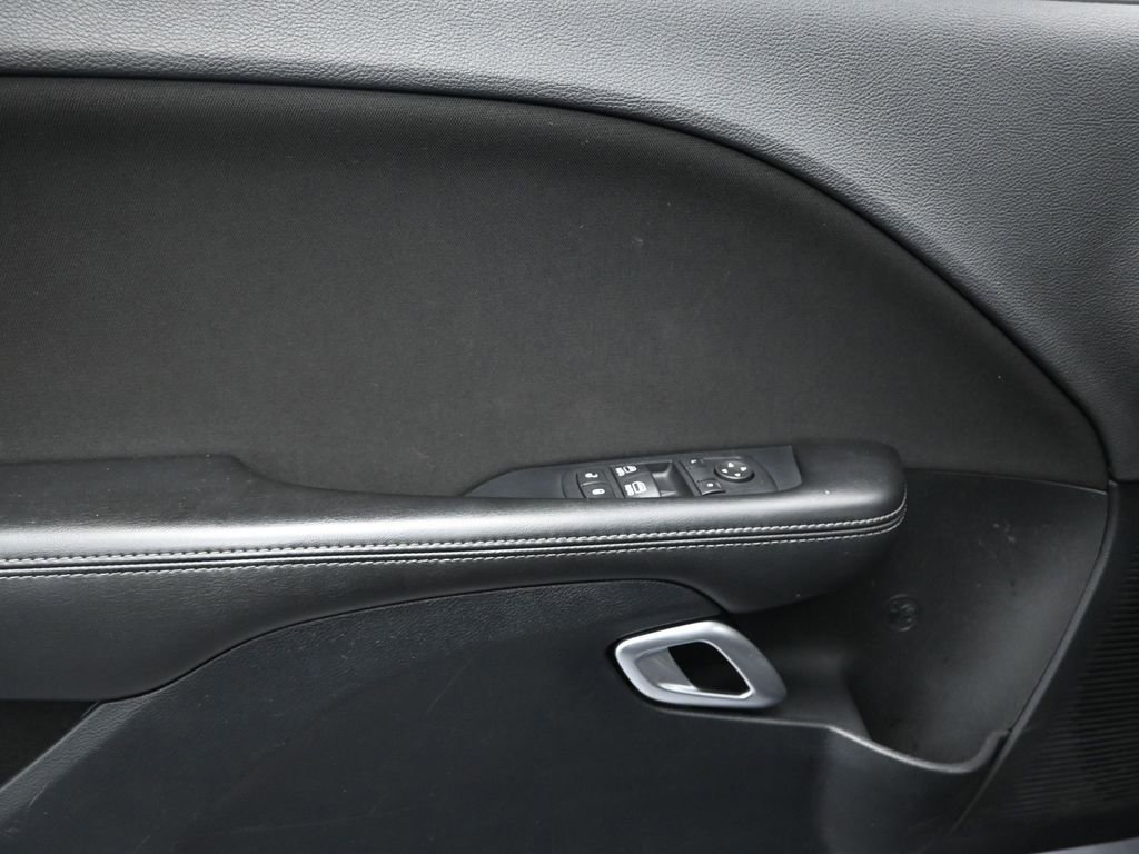 Used 2016 Dodge Challenger R/T RWD image 17