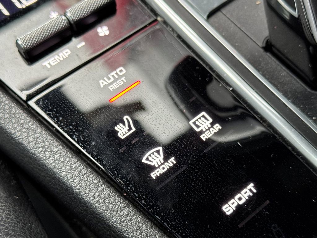 Used 2021 Porsche Cayenne AWD/4WD image 19