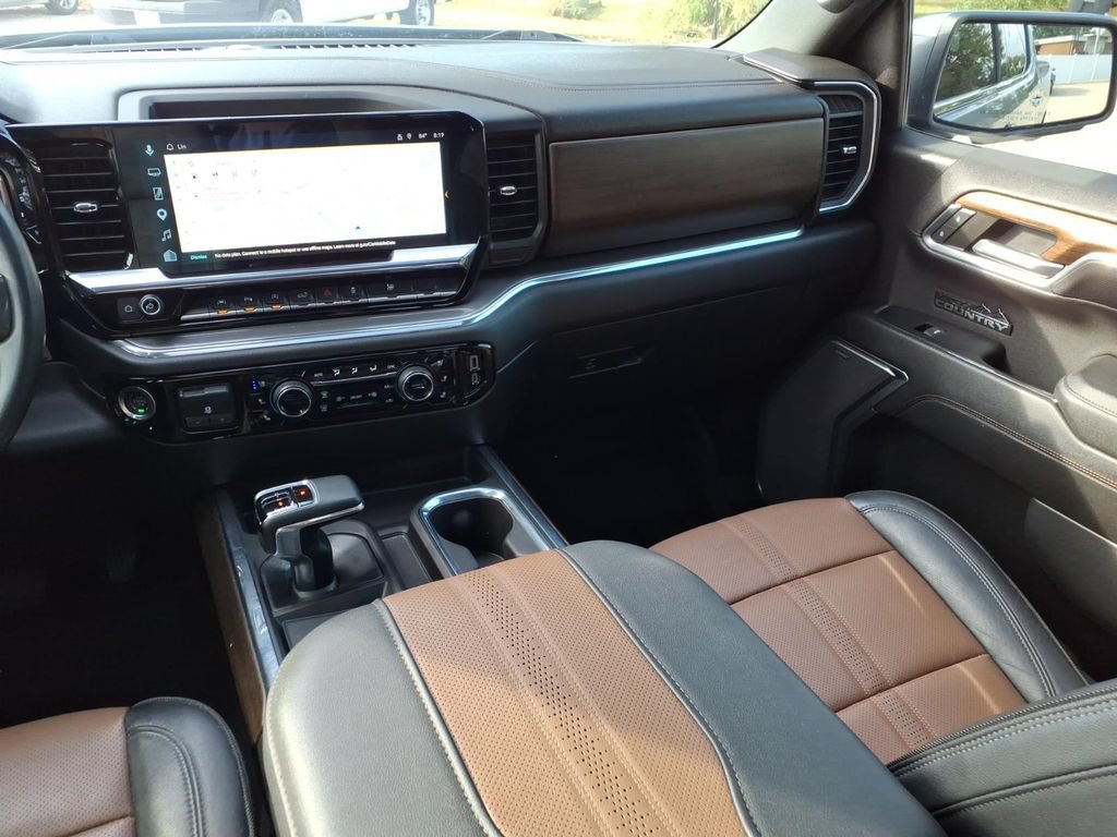 Used 2023 Chevrolet Silverado 1500 High Country w/ High Country Premium Package AWD/4WD image 15