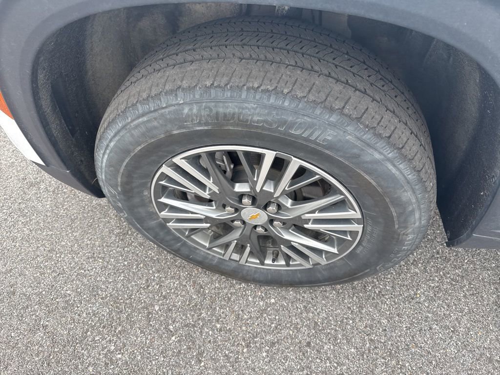 Used 2024 Chevrolet Traverse LT image 12