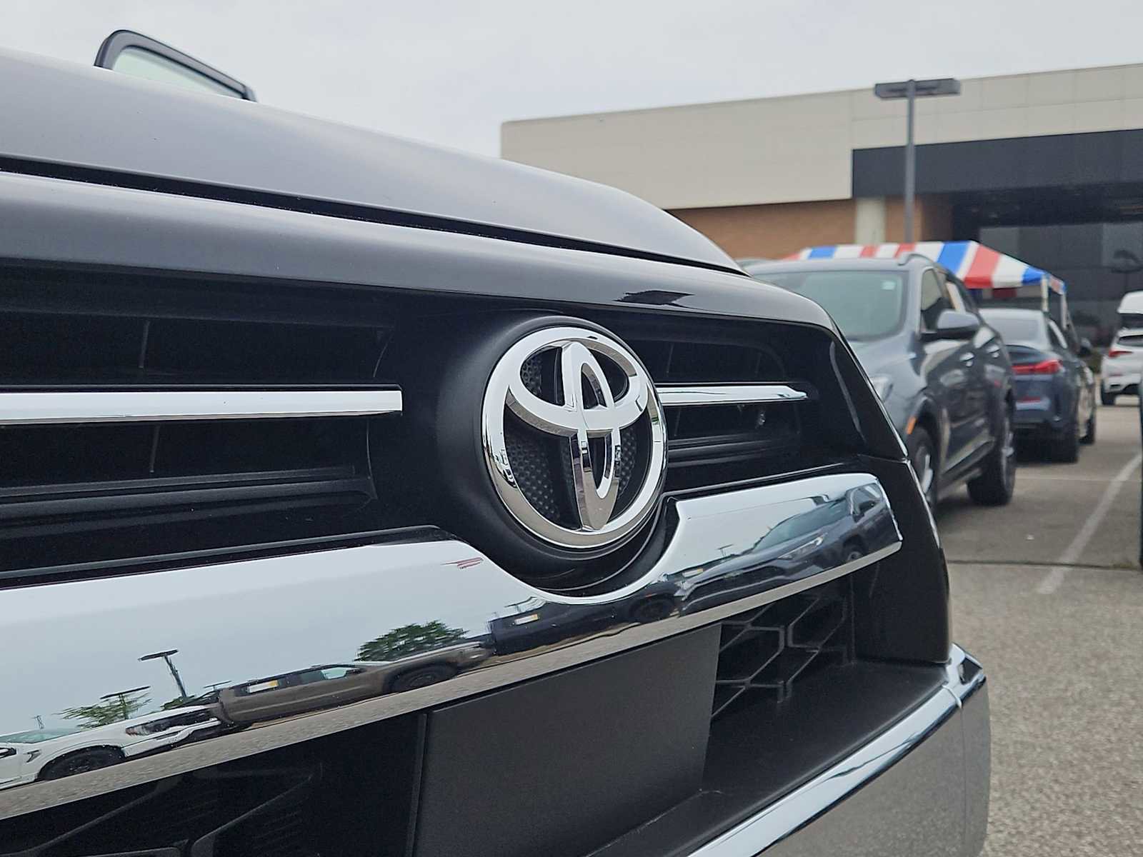 Used 2022 Toyota 4Runner Limited AWD/4WD image 12