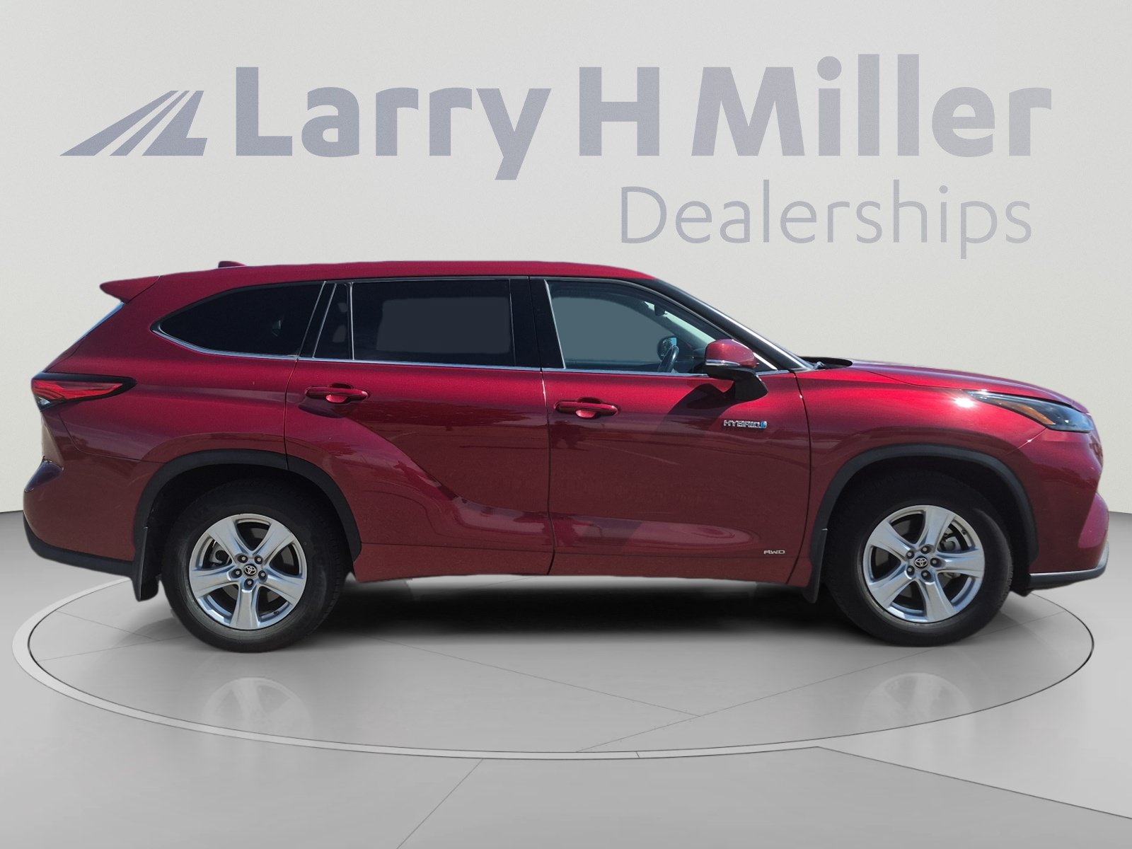 Used 2021 Toyota Highlander LE AWD/4WD image 6