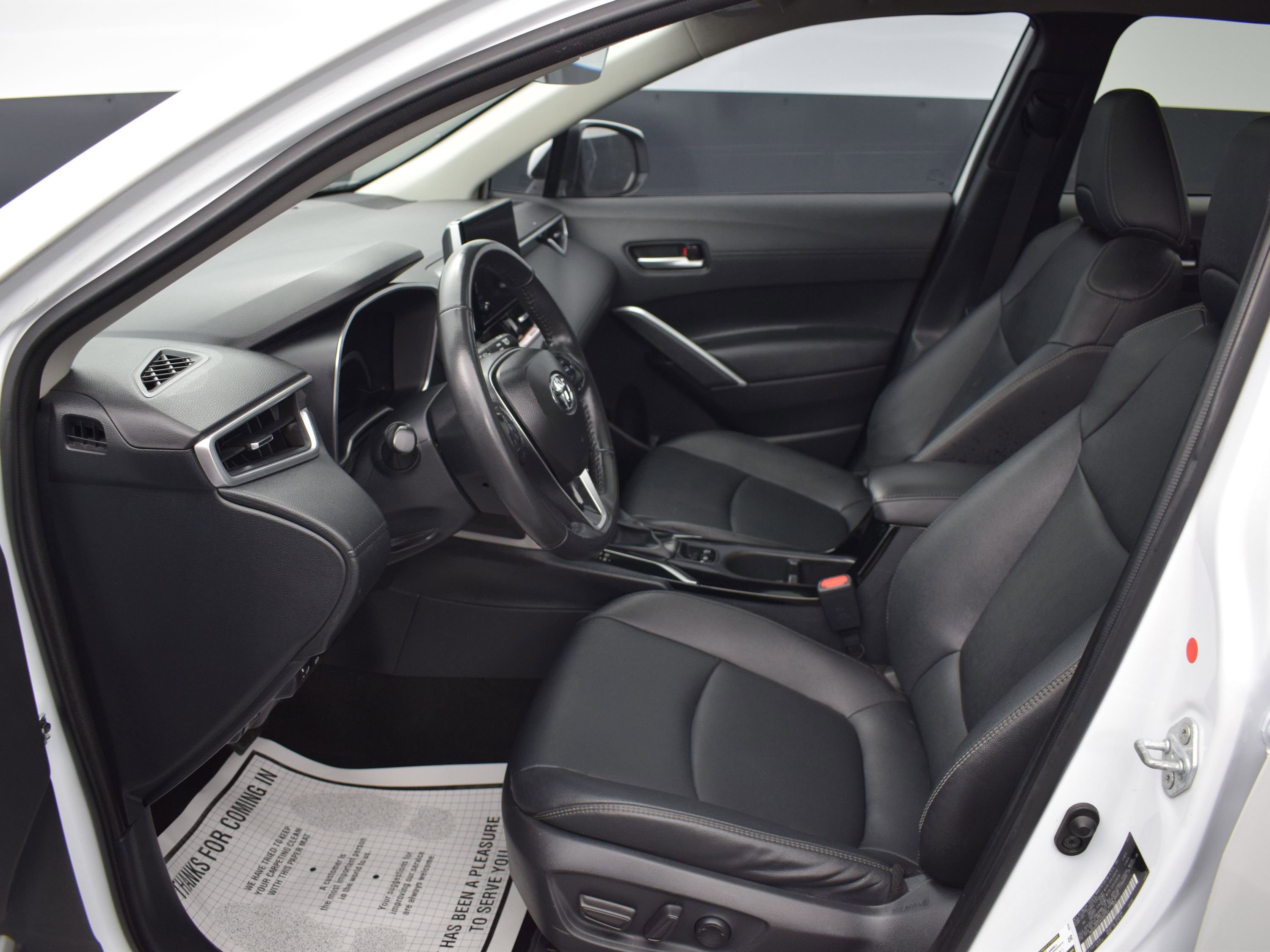 Used 2024 Toyota Corolla Cross XLE w/ Convenience Package image 14