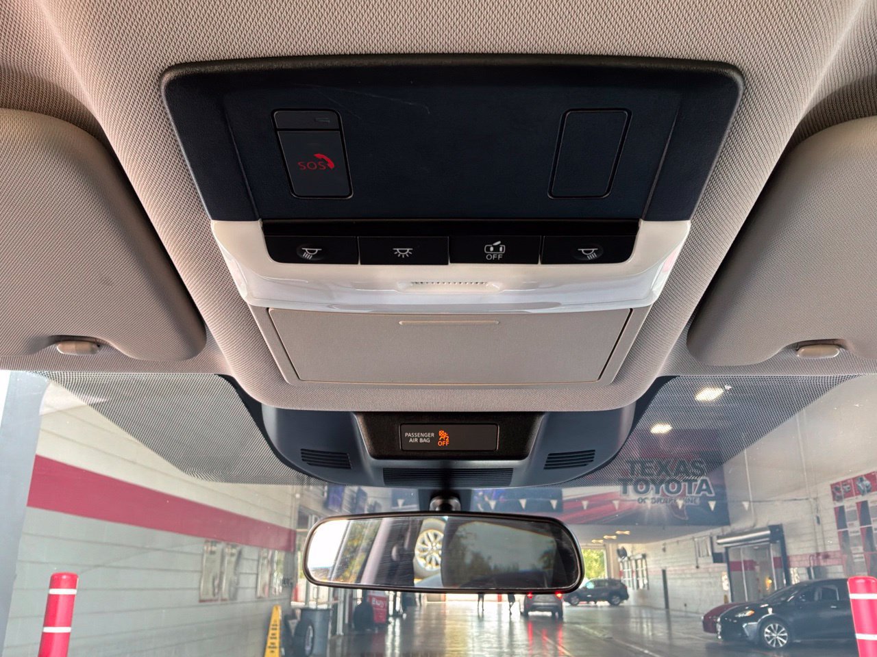 Used 2025 Nissan Rogue SV FWD image 16