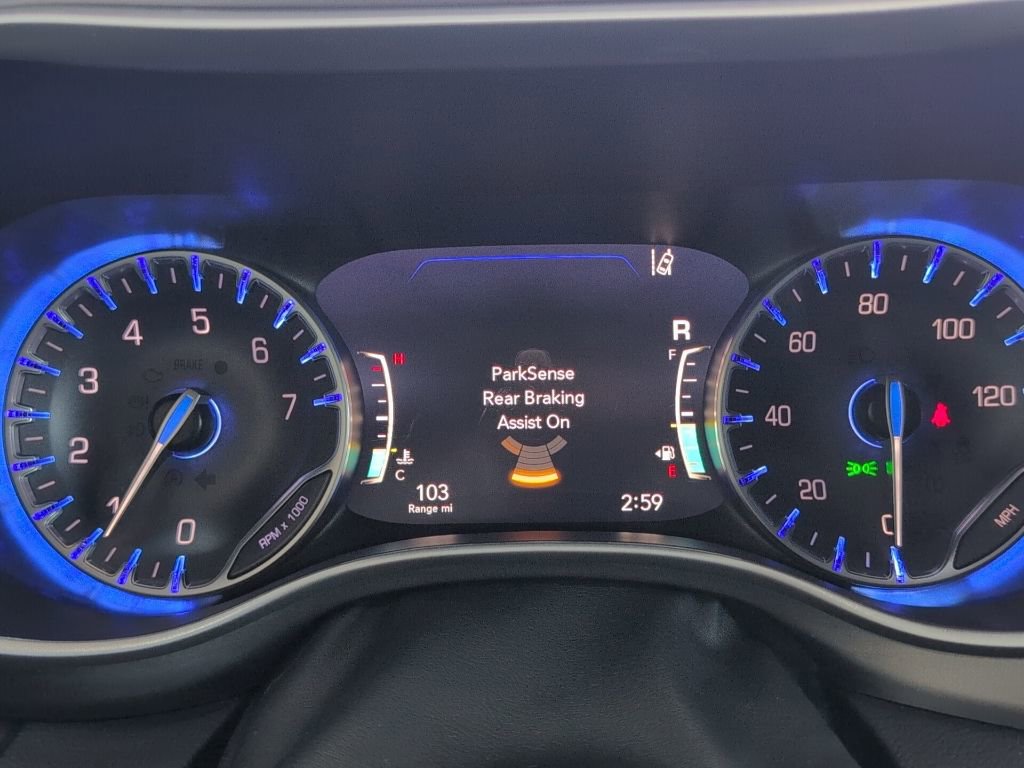 Used 2024 Chrysler Pacifica Touring-L image 30