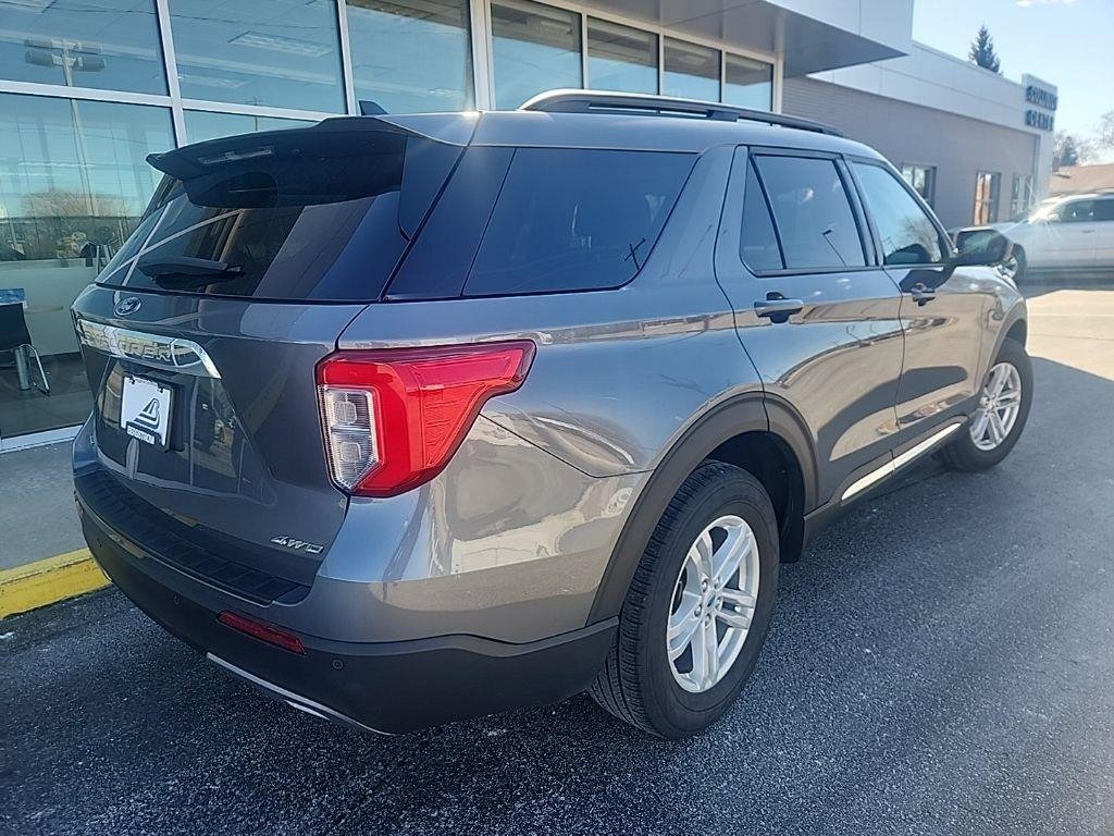 Certified 2023 Ford Explorer XLT w/ Equipment Group 202A image 7