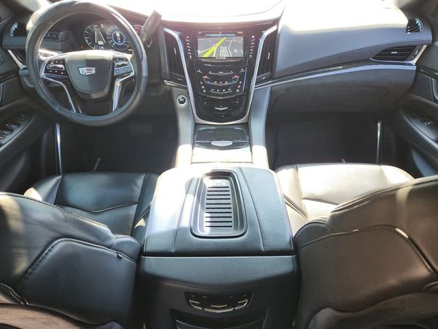 Used 2019 Cadillac Escalade Platinum image 16
