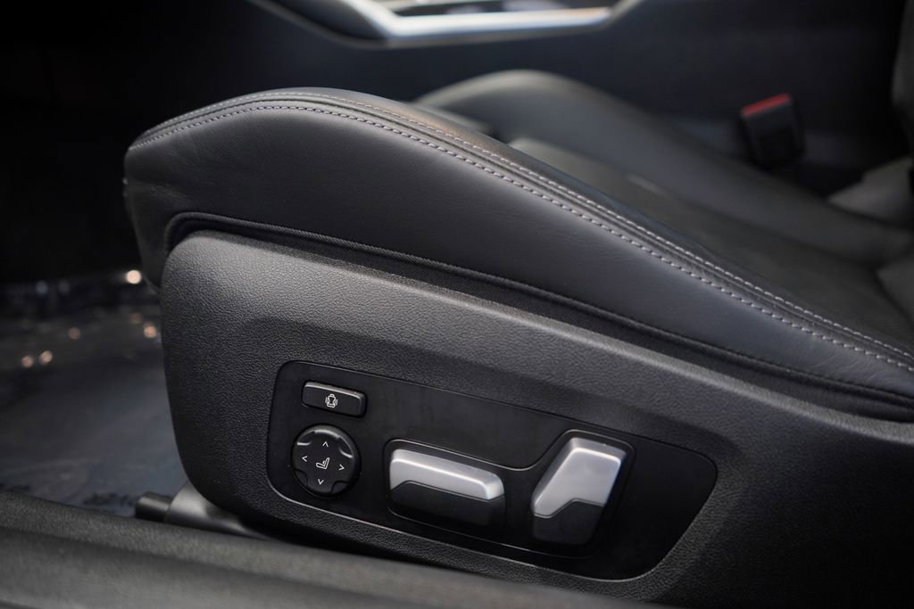 Used 2024 BMW M4 Coupe w/ Parking Assistance Package image 18